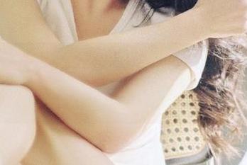 秀人网 – 打开陈念灵Vickyao的镂空美图世界，精彩套图呈现时尚与个性.txt