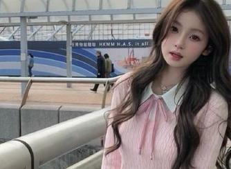 稚乖画册 – 赤西夜夜摄影集：吉他少女的原图作品，记录青春的每一个瞬间！.txt