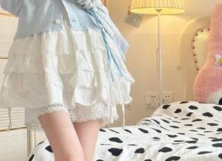 紧急企划 – 小恩的校服写真：套图背后那些让人捧腹的校园冷知识，速来围观！.txt