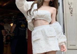 清新的无圣光风格，绞肉姬Adawang-nude图集让你心动不已.txt