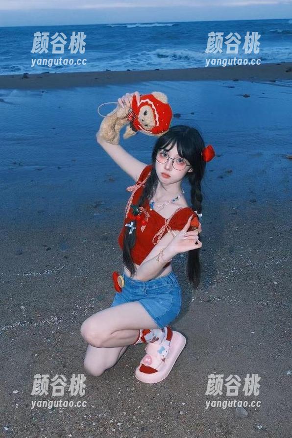 绮梦摄影 - 细腻的职业装美图：章章的写真作品展现精致职场生活.txt