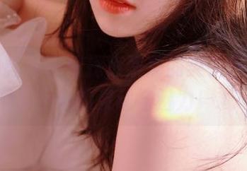 绮梦摄影 – 在线探索蔡蔡的美足艺术，美图展示她的灵动与魅力！.txt