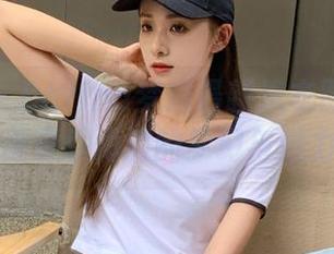 美媛馆 – Carina梦绮最新泳衣图集分享，展现夏季海滩的梦幻与魅力.txt