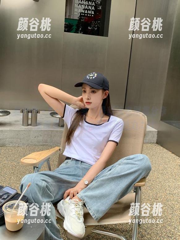 美媛馆 - Carina梦绮最新泳衣图集分享，展现夏季海滩的梦幻与魅力.txt