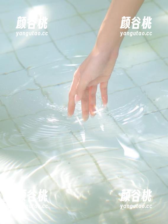 美媛馆 - 伊小七MoMo泳衣写真全场免费，尽情欣赏她如何展现夏季的无限魅力！.txt