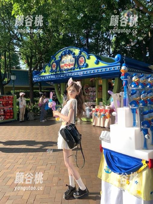 美媛馆 - 沫晓伊baby眼镜写真秘籍：探索每一张图集背后的故事与情感.txt