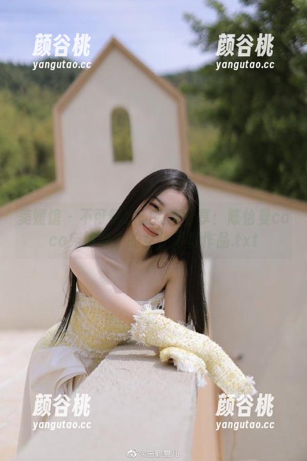 美媛馆 - 不可错过的高清分享：陈怡曼coco宛如梦中的女仆写真作品.txt