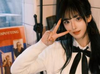 微密圈 – 惊艳美图来袭，免费下载脸红Dearie红色内衣写真欣赏！.txt