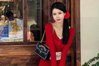 微密圈 – 艾拉·isla红色万人迷极致写真合集，独特资源满足你的视觉需求.txt