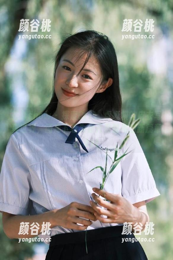 花漾show - 探索Cris_卓娅祺的皮衣写真世界，图库下载为你开启时尚的新篇章！.txt