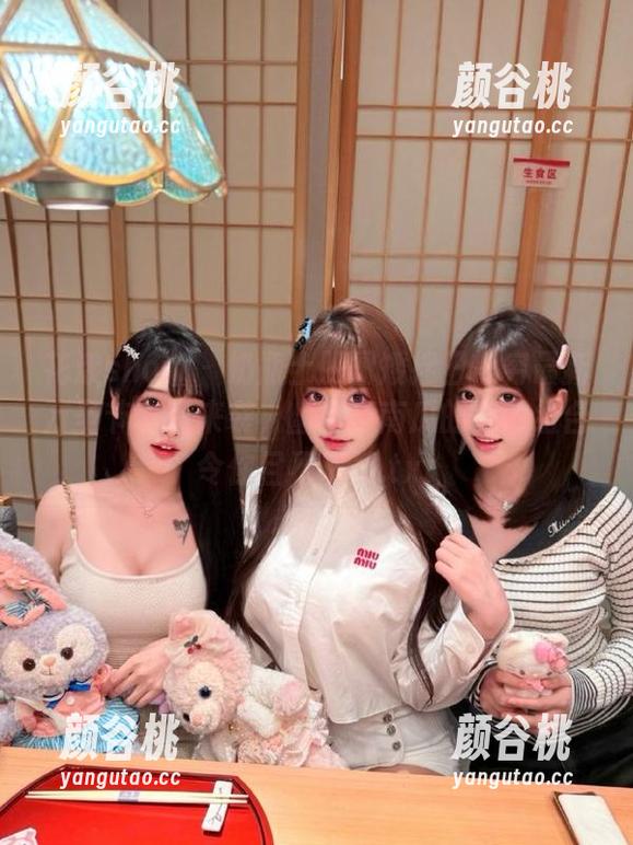 花漾show - 奶瓶土肥圆矮挫丑黑穷最新万圣节套图来袭，幽灵与南瓜的奇妙组合令你目不暇接.txt