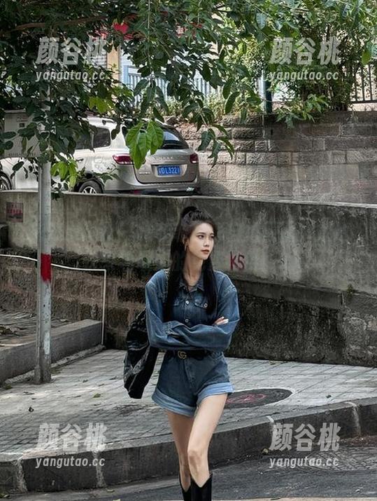 花漾show - 穆菲菲精彩自拍原图大放送，快来领取你的免费特供！.txt