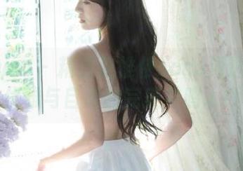 花漾show – 精选赵惟依coco海边作品：优雅与自然的完美共鸣.txt