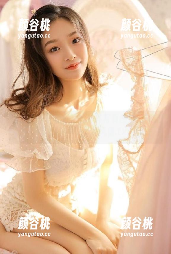微密圈 - 若若老师的油亮写真图包：捕捉瞬间，展现无尽风情.txt