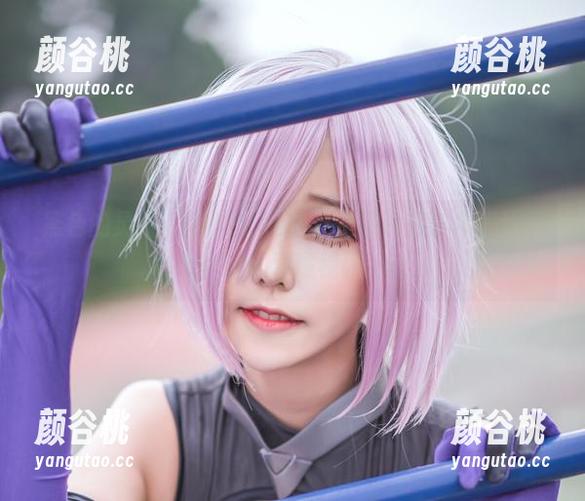 黑色的灵动：菌烨tako作品中图片的艺术表达，带你进入异域视界.txt