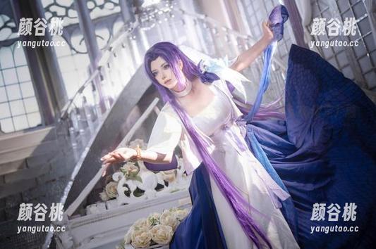 打造个性时尚：菌烨tako的高清写真与甘露寺队服（520限定）融为一体.txt