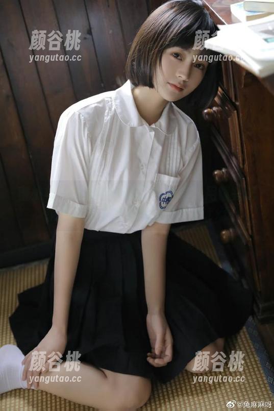 蜜桃社 - 木奈奈校园写真全套：用镜头记录那段属于我们的校园岁月.txt