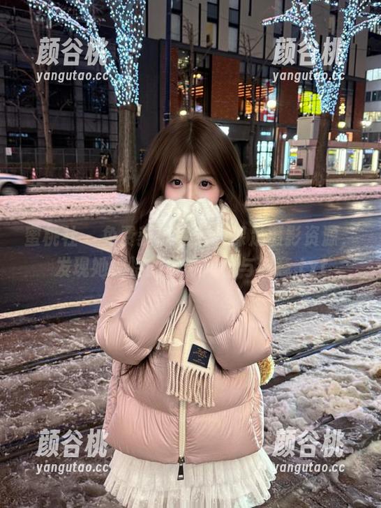 蜜桃社 - 免费获取真希的裸足摄影资源，发现她独特的摄影风格与创意.txt
