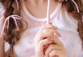 蜜桃社 – 最新写真集：博主露西Lucy用粉色诠释个性与灵动，令人心动不已.txt