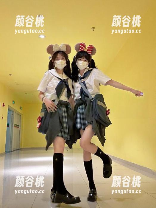 袜啵啵 - 探秘苏苏黑丝之美，独家写真图包与众不同的魅力.txt