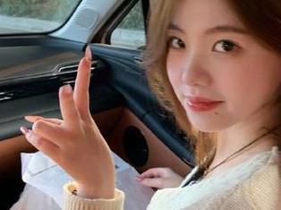 袜啵啵 – 实用合集：雪糕全新OL制服花絮版写真，立即下载美丽与时尚！.txt