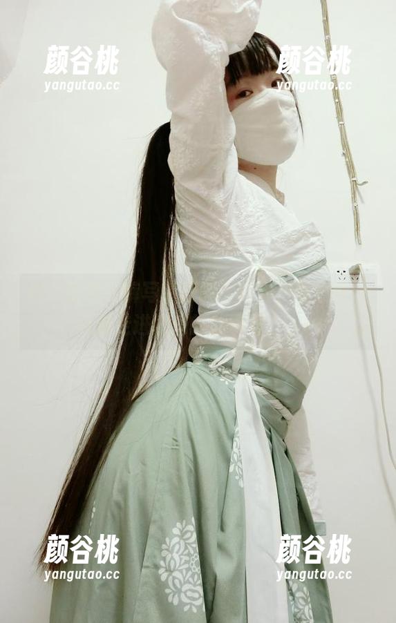 西尔酱牛仔裤写真原图大公开，壁纸设计带你走进时尚的新境界！.txt