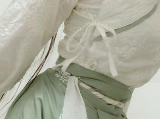 沉浸在西尔酱的汉服腰中：精选cos作品传递优雅气息.txt