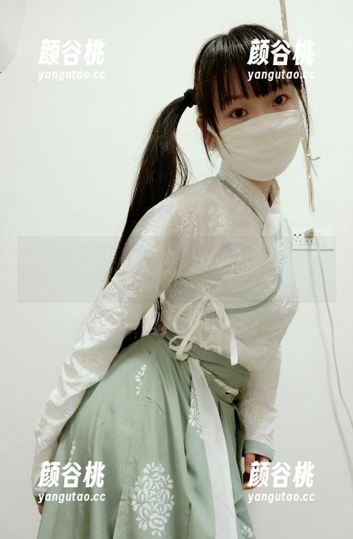 西尔酱释放个性，镂空写真图片展现独特的艺术感.txt