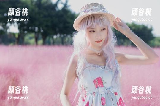 职业装中的西瓜少女：高清美图记录优雅与职场魅力的完美瞬间！.txt