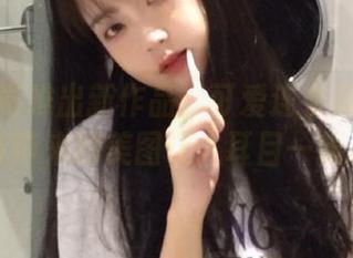 见新摄影推出新作品：可爱连衣裙白丝小皮鞋带来的美图让人耳目一新.txt