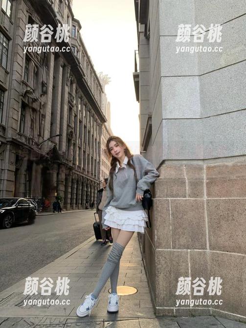 语画界 - Miki兔美腿闪耀合集：观看每一张都像是一幅精美画作.txt