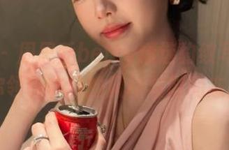 语画界 – 周思乔betty精选豹纹写真作品，让你领略非凡的风格与时尚态度.txt
