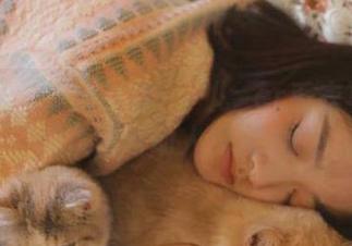 语画界 – 捕捉优雅：玥儿玥er毛衣写真中的美图与动人瞬间.txt