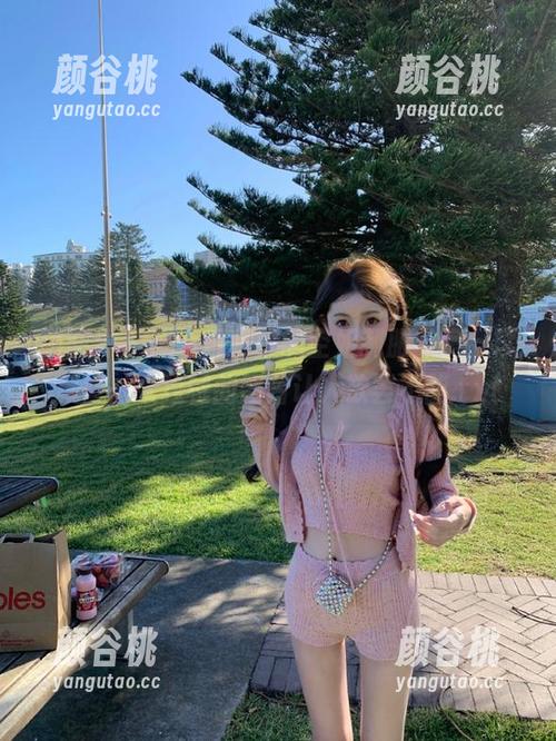 语画界 - 观看程程程的空姐制服私房，珍藏每一张独特的图片让人欲罢不能.txt