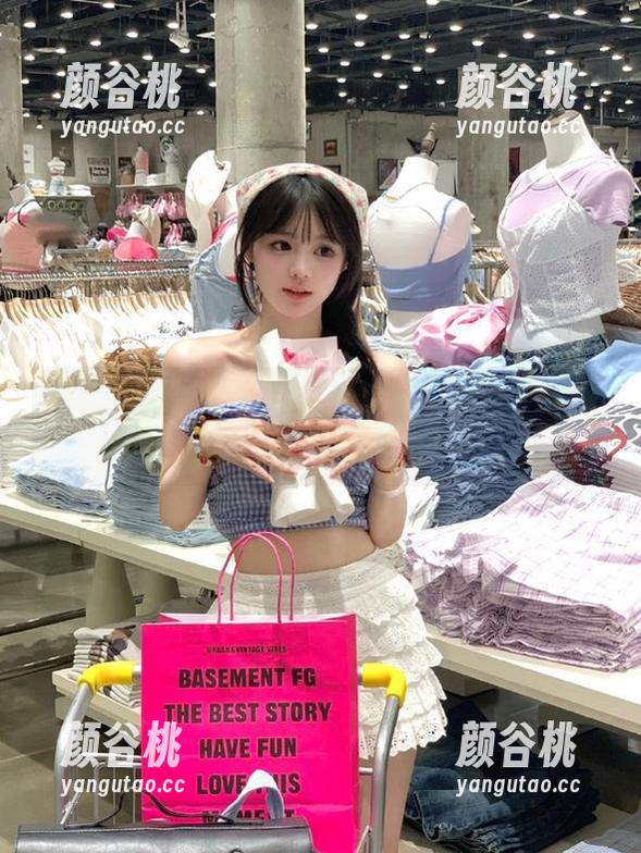 语画界 - 天台的金纯一：私房写真背后溢出的自嘲与真实.txt