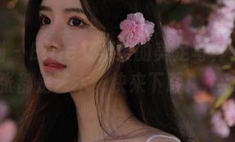 轰趴猫 – Ellie艾栗栗的美足写真，每一张都是艺术，快来下载！.txt