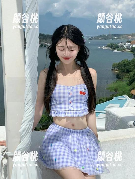 轰趴猫 - 感受曲曲办公室的独特氛围：尽情下载她的精彩图库！.txt