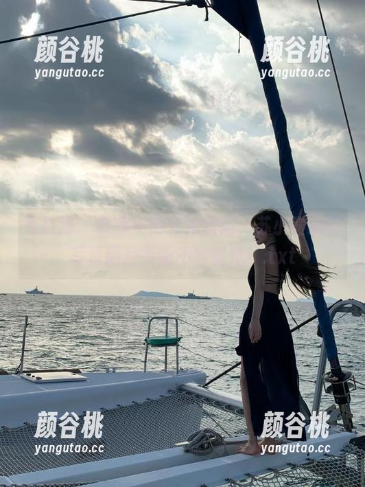 轰趴猫 - 教室中的艺术瞬间，苏小暖最美写真图片更新不容错过！.txt