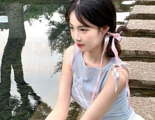 微密圈 – 精选辣妈女神空姐的绝美图包，尽享空中与地面的双重魅力美图！.txt
