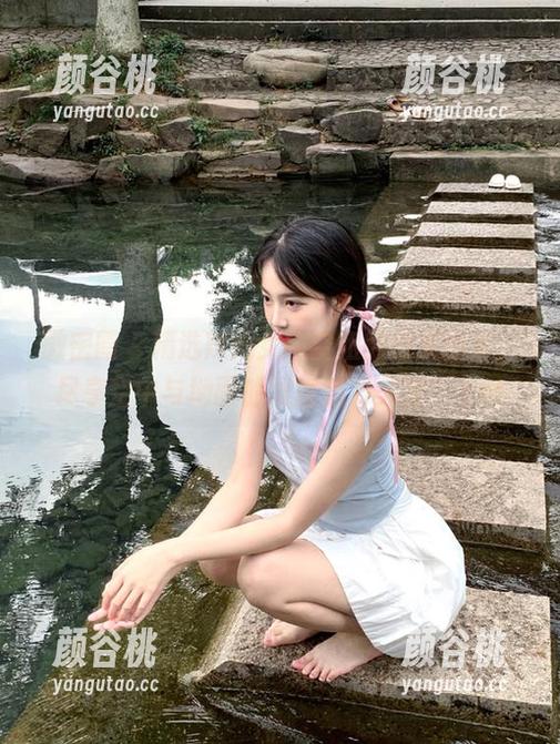 微密圈 - 精选辣妈女神空姐的绝美图包，尽享空中与地面的双重魅力美图！.txt