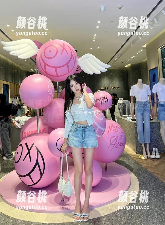 精美高清花嫁写真分享，过期米线线喵的作品让您感受浪漫与温馨.txt