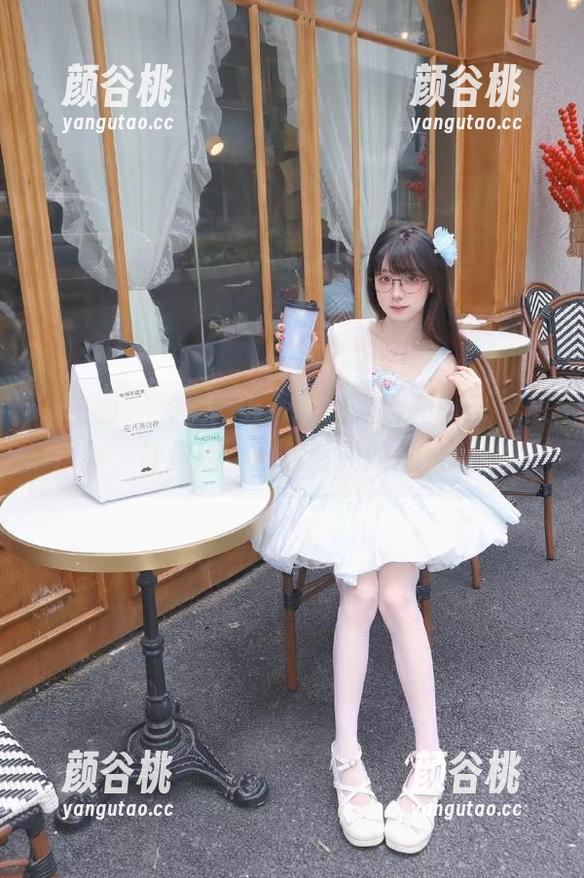 微密圈 - 关注迷人的五姨太，和服美图更新，让你感受穿越时光的优雅.txt