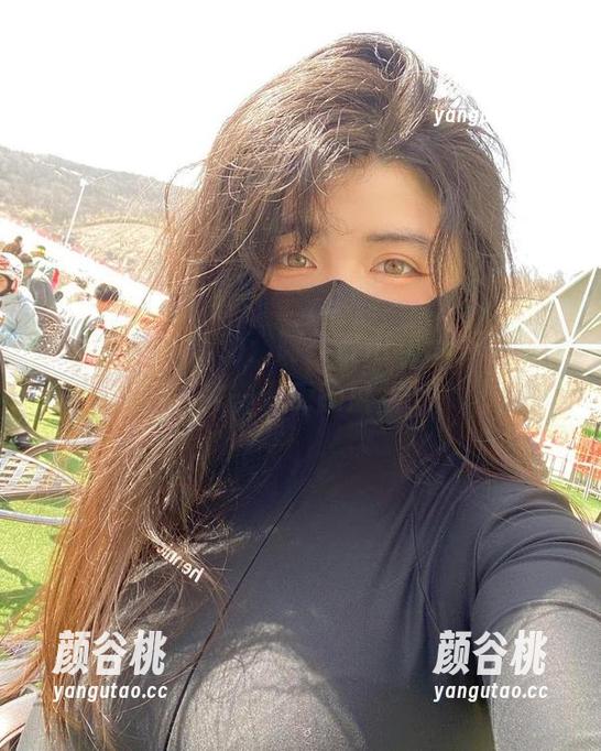 在高跟鞋中舞动：阿寨寨ninja写真照片合集独一无二的风采.txt