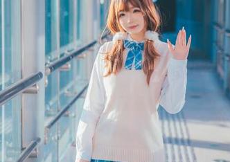 雪晴Astra的校服作品免费发布，带你领略校园里的清新与活力！.txt