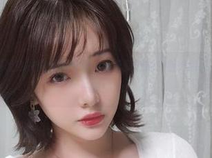 超模雯妹不讲道理内衣图集大曝光，免费获取她的魅力瞬间，点开让你大吃一惊！.txt