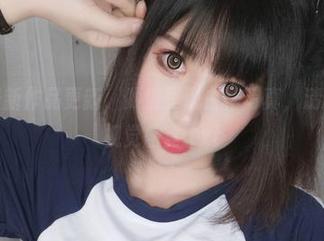 雯粥粥最新作品更新，倾情呈现白裙写真，清新脱俗的视觉盛宴.txt