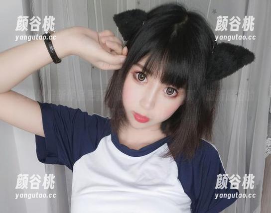 雯粥粥最新作品更新，倾情呈现白裙写真，清新脱俗的视觉盛宴.txt
