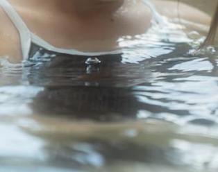 青豆客 – 融入于姬Una的花嫁梦境，揭开她美图写真中的浪漫与优雅.txt