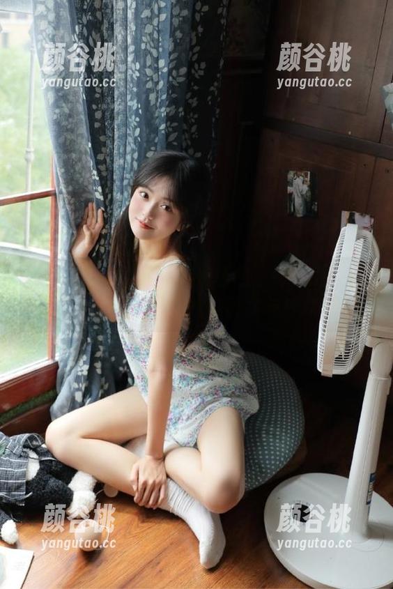 青豆客 - 《透明》作品图包：探秘婕西儿jessie通过镜头捕捉的真实与梦幻.txt