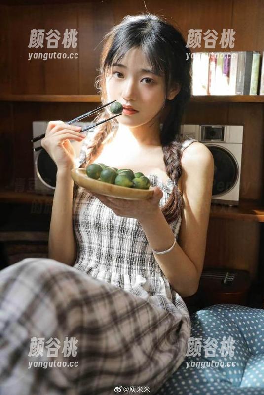 青豆客 - 在三亚的风景中，汪佩妮Penny的旅拍写真图册诠释生活的艺术.txt